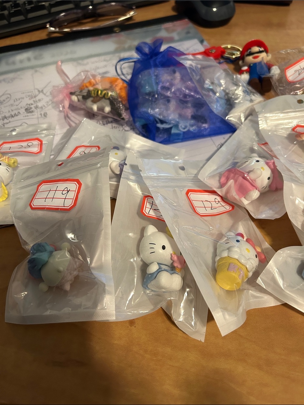 30 Hello Kitty Labubu, Disney Mini Figurine Lot - White & Pastel Characters